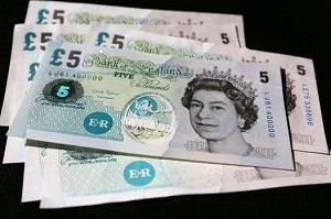 Trimitere bani în străinătate din Regatul Unit