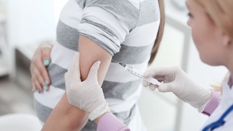 Femeile gravide avertizate să nu își facă vaccinul Moderna