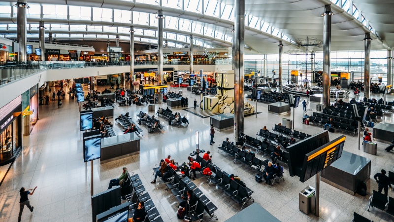 Mii de muncitori ai aeroportului Heathrow vor face grevă în săptămânile următoare