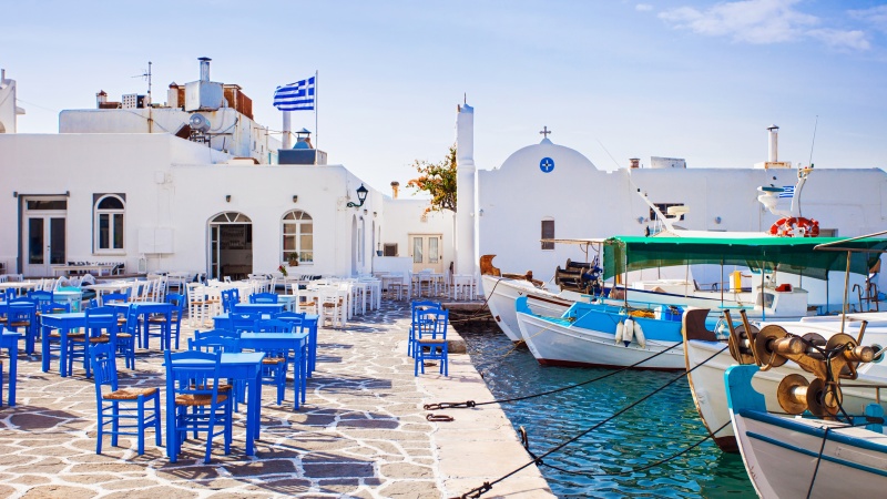 Ministrul grec al turismului  încrezător în privința unei înțelegeri cu UK pentru vacanțele de vară 