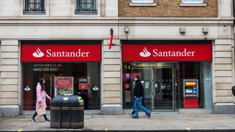 Santander va închide peste 100 de sucursale!