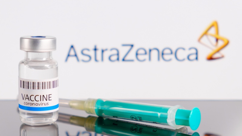 Vaccinul AstraZeneca este sigur, spune ministrul britanic, în timp ce Germania interzice acest vaccin la persoanele trecute de 60 de ani