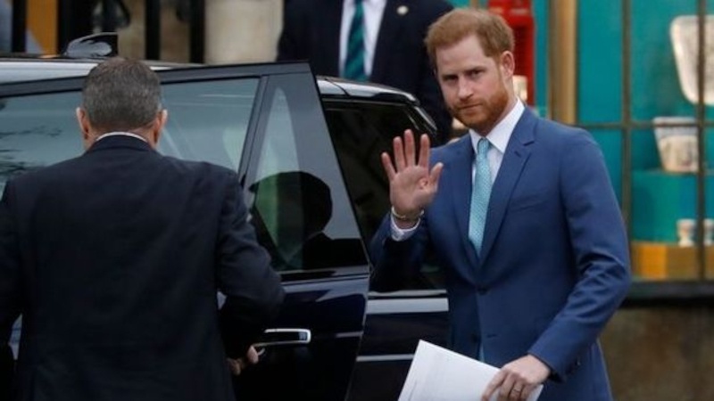 Prințul William și prințul Harry aduc omagiu bunicului lor