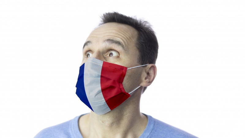 Franța va introduce carantină obligatorie pentru cei care vin din Regatul Unit