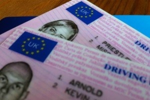 Avertisment privind expirarea permisului de conducere din Marea Britanie!