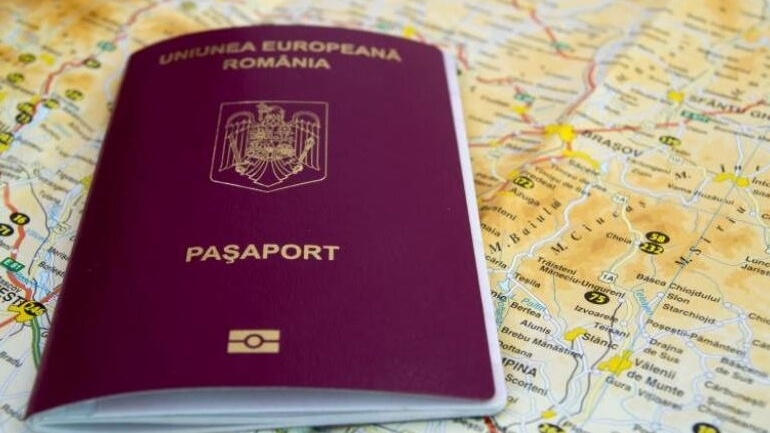 Românii nerezidenți vor intra în UK doar cu pașaportul