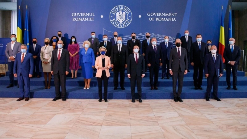 Guvernul României a căzut după doar 9 luni