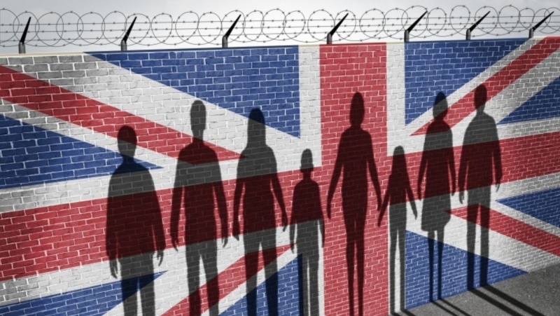 Destinație exotică pentru imigranții ce intră ilegal în UK!