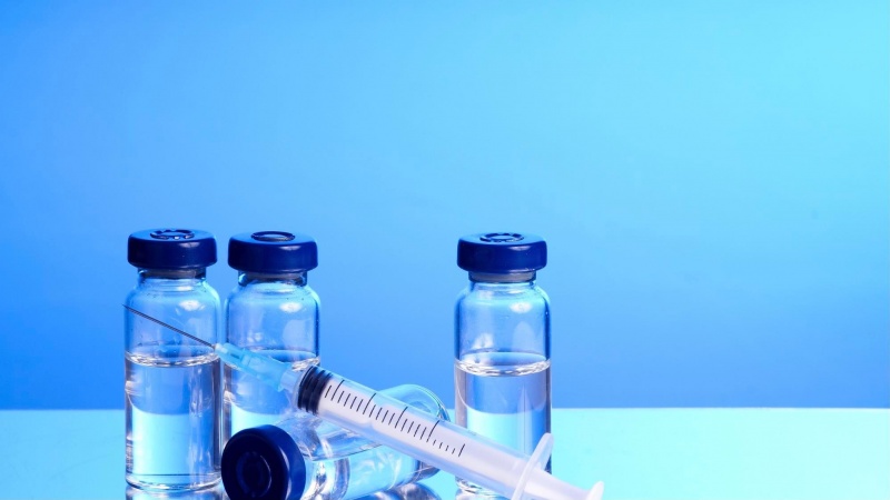 UK se pregăteste pentru a 4-a doză cu 114 milioane de vaccinuri  
