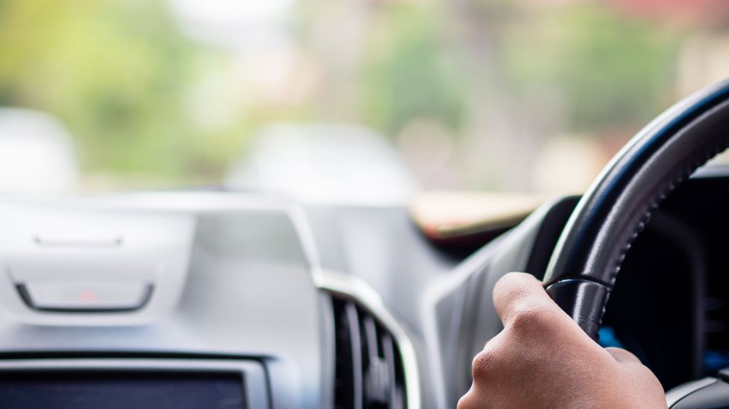 În UK se restricționează și mai mult folosirea telefonului în timp ce conduceți