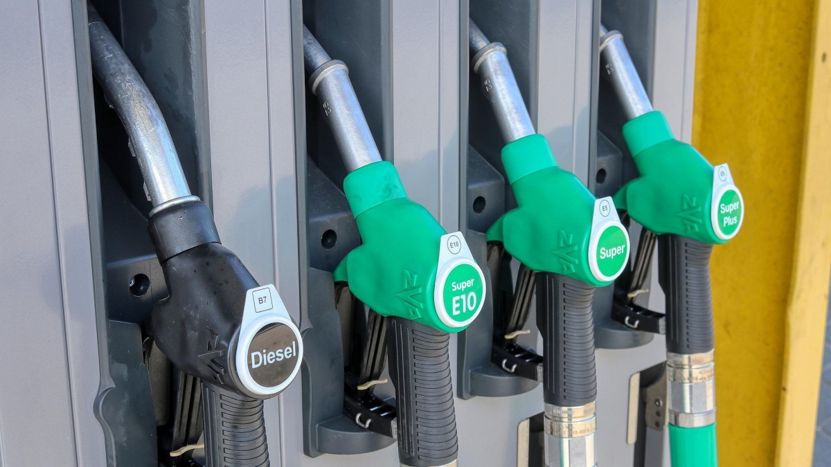 Record:1 litru de benzina în UK a ajuns la 185p