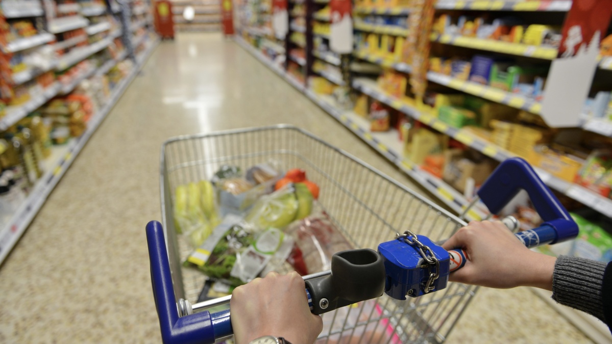 Creșteri de 15% la prețurile alimentelor din UK 