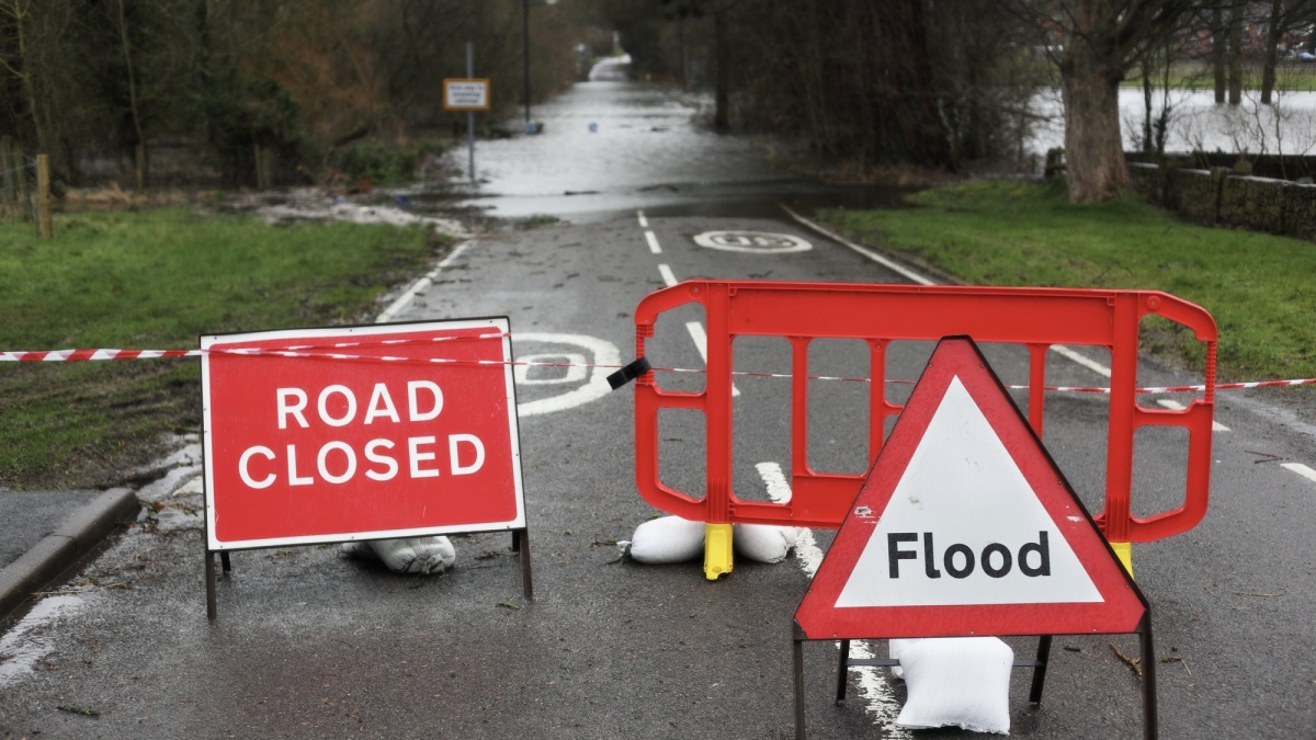 Inundații rapide lovesc UK-ul și Irlanda