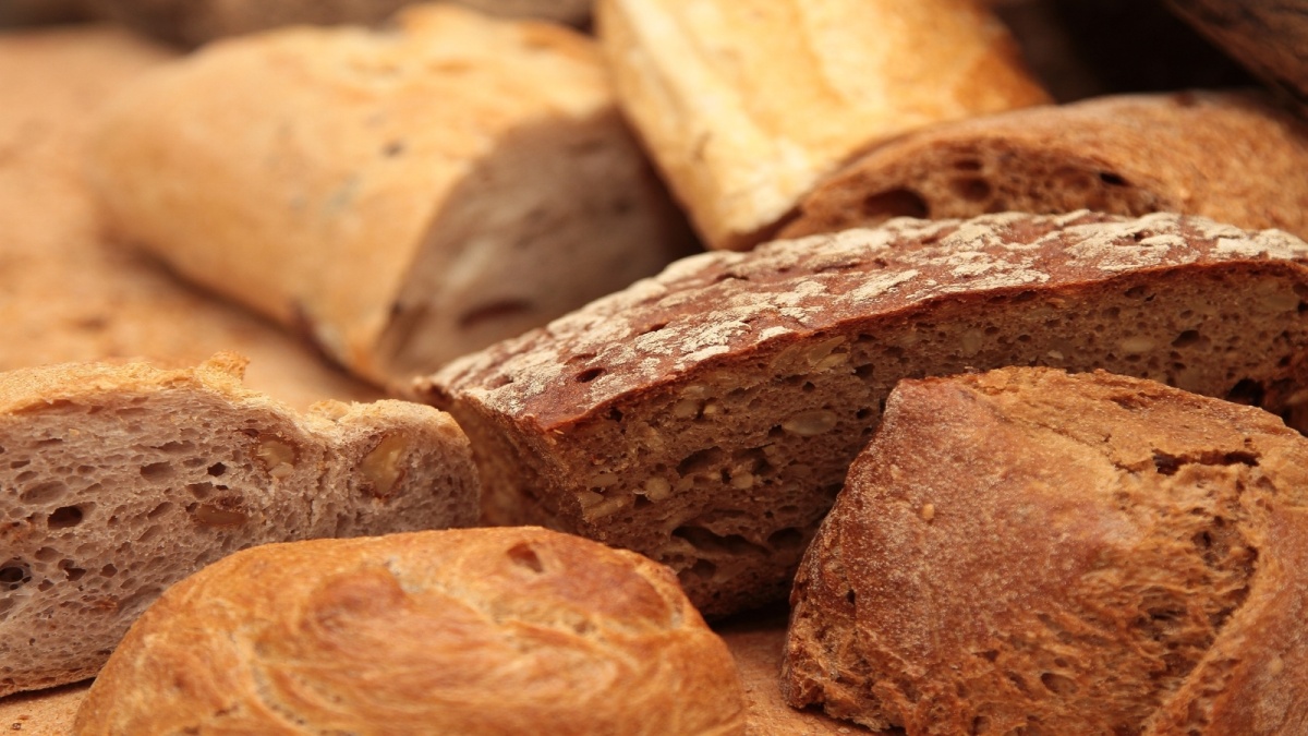 Creșteri devastatoare ale prețurilor alimentelor în UK: paste, chipsuri și pâine