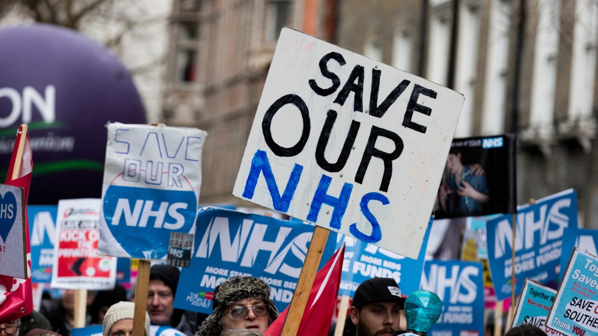 NHS: medicii din nou în grevă!