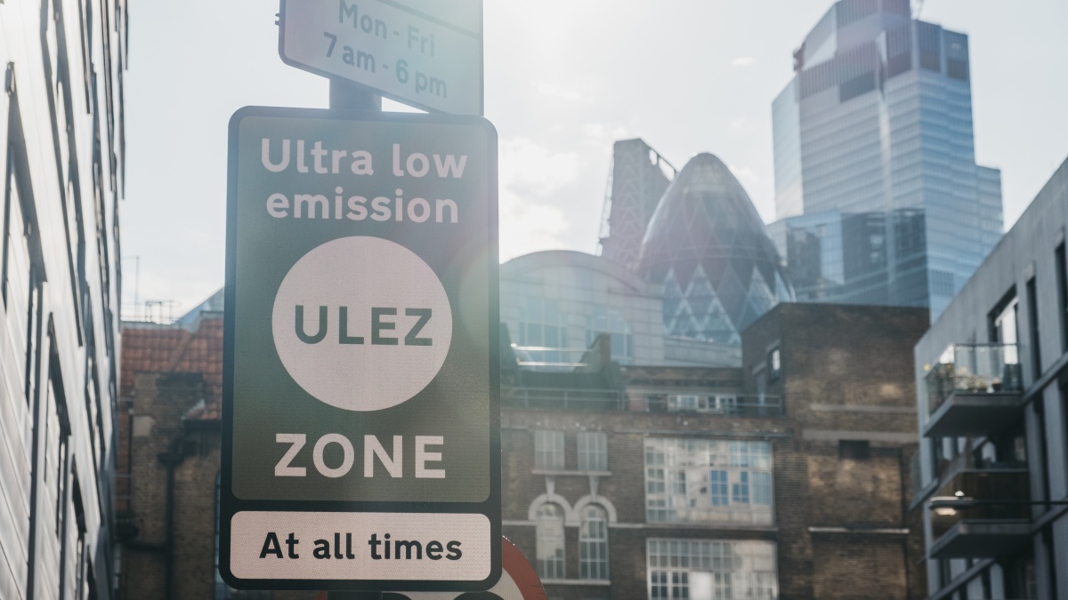 Poliția a înregistrat aproape 300 de crime împotriva camerelor ULEZ din Londra!