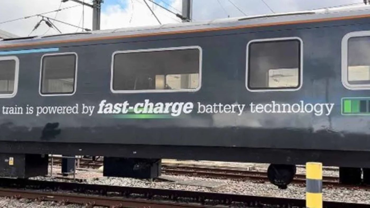 Premieră istorică în Marea Britanie! Primul tren de pasageri pe baterii