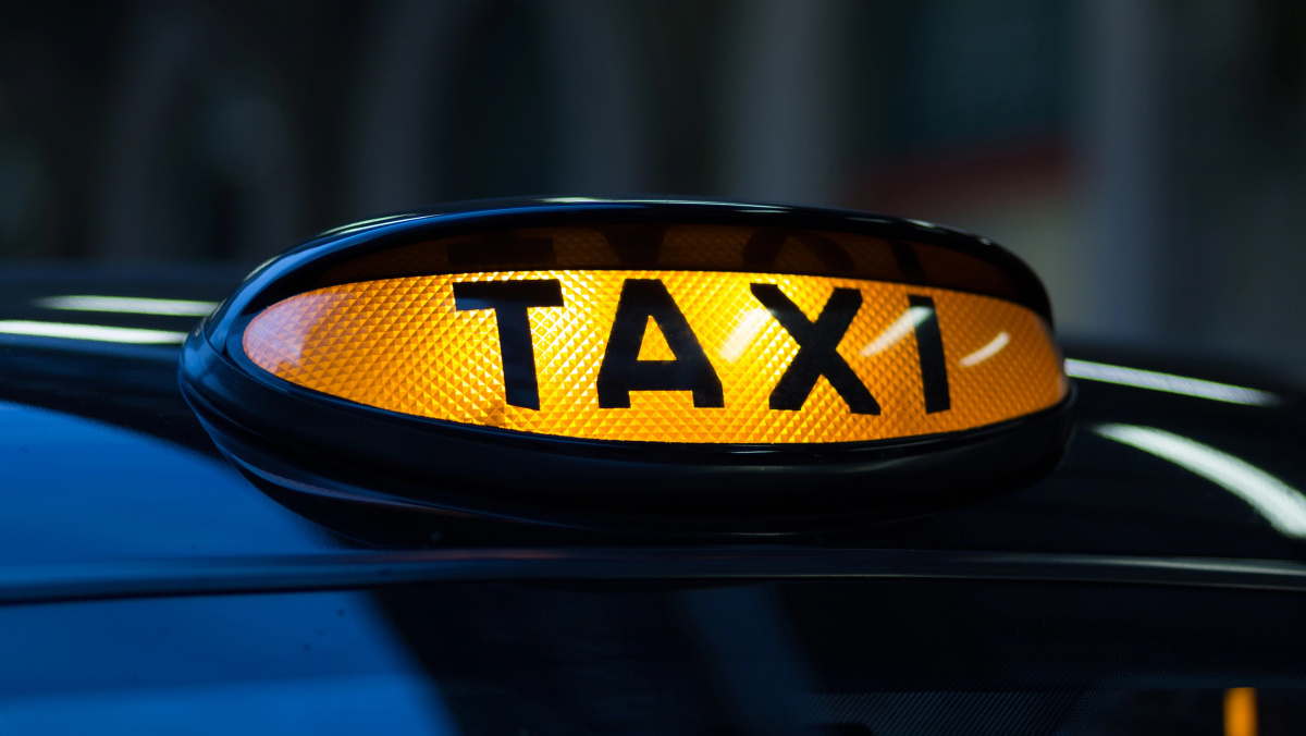 Taxiurile din Londra se scumpesc peste inflație, pe fondul crizei de șoferi