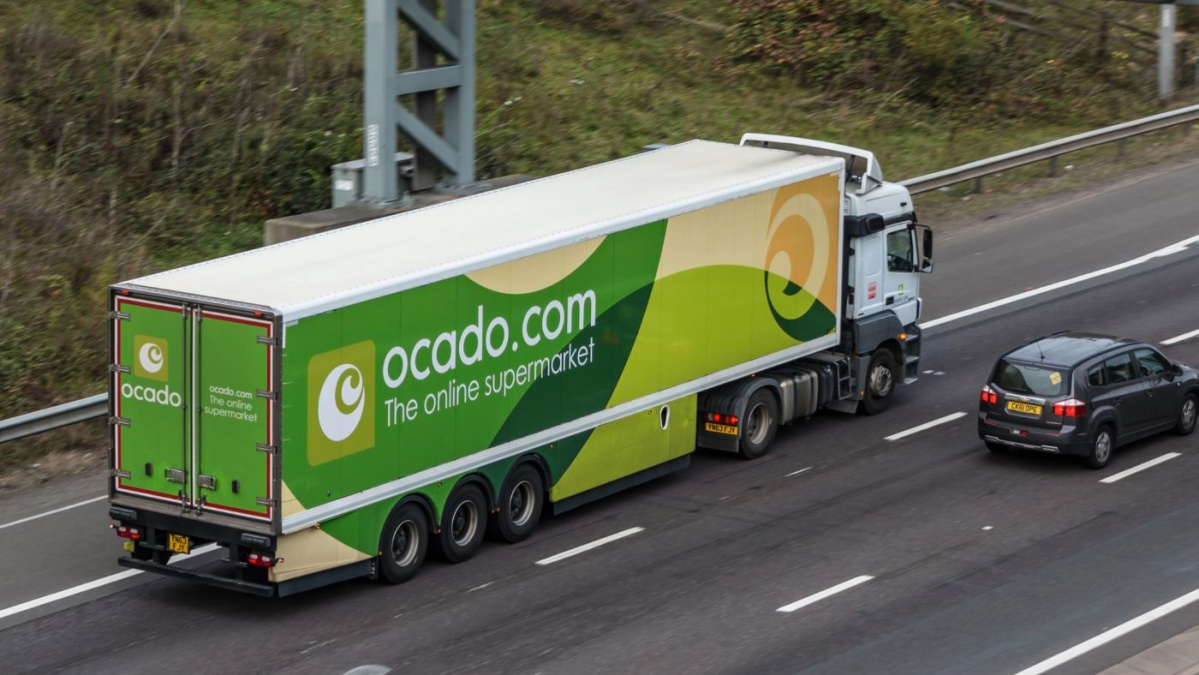 IA face noi victime în UK! 1.000  de angajați Ocado, concediați
