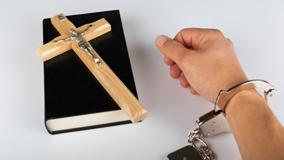 Foști deținuți din UK, reintegrați cu ajutorul parohiilor românești