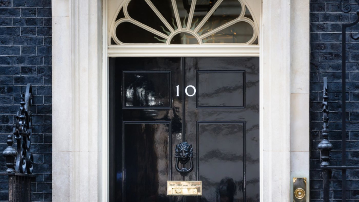 Criza politică din UK se acutizează! Un important ministru a demisionat... 