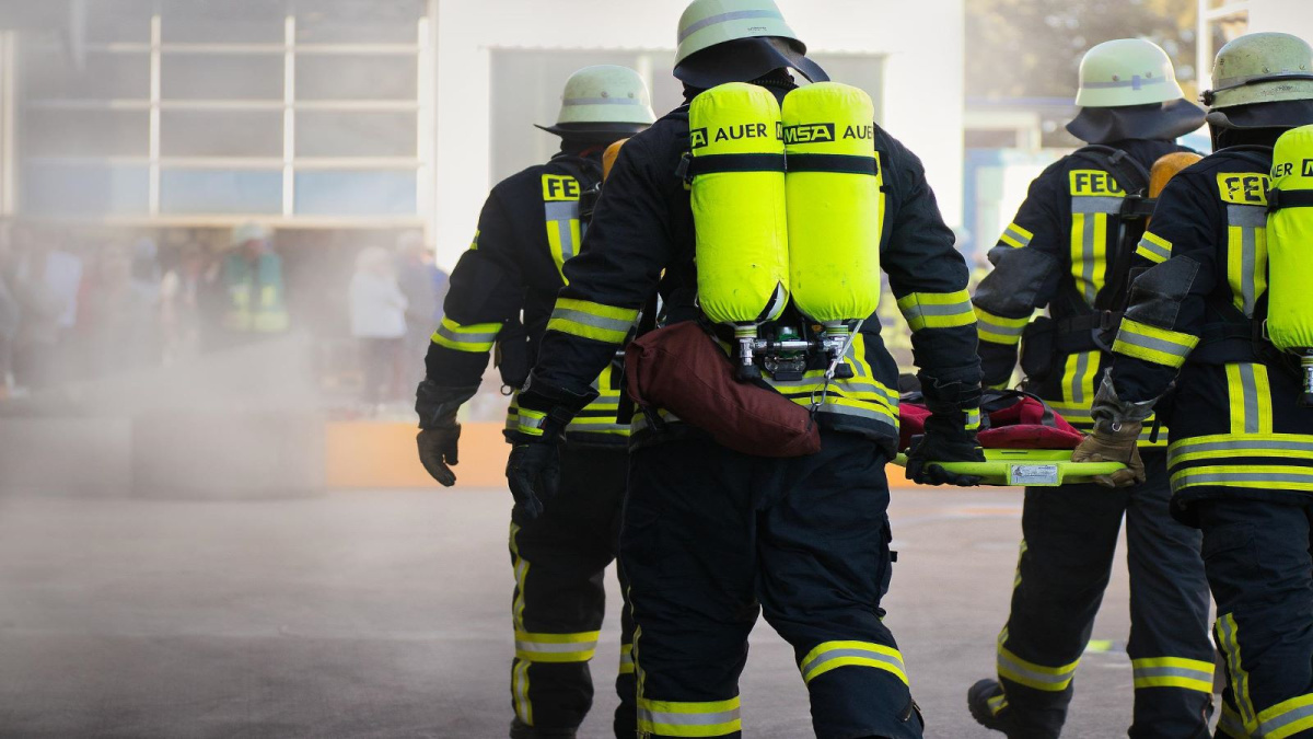 Haos la parada Arsenal: arestări, fani salvați și incendiu la hotel