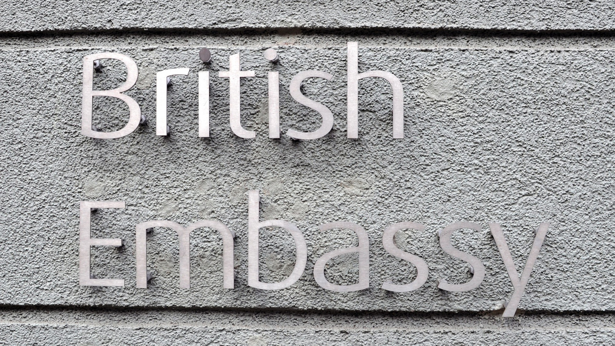 Ce cereri neobișnuite au primit ambasadele britanice?