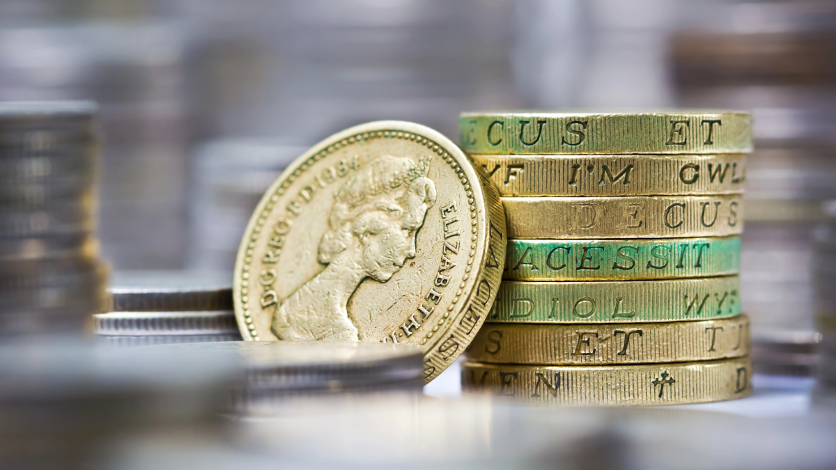 Raport: Românii din UK, forță economică de miliarde