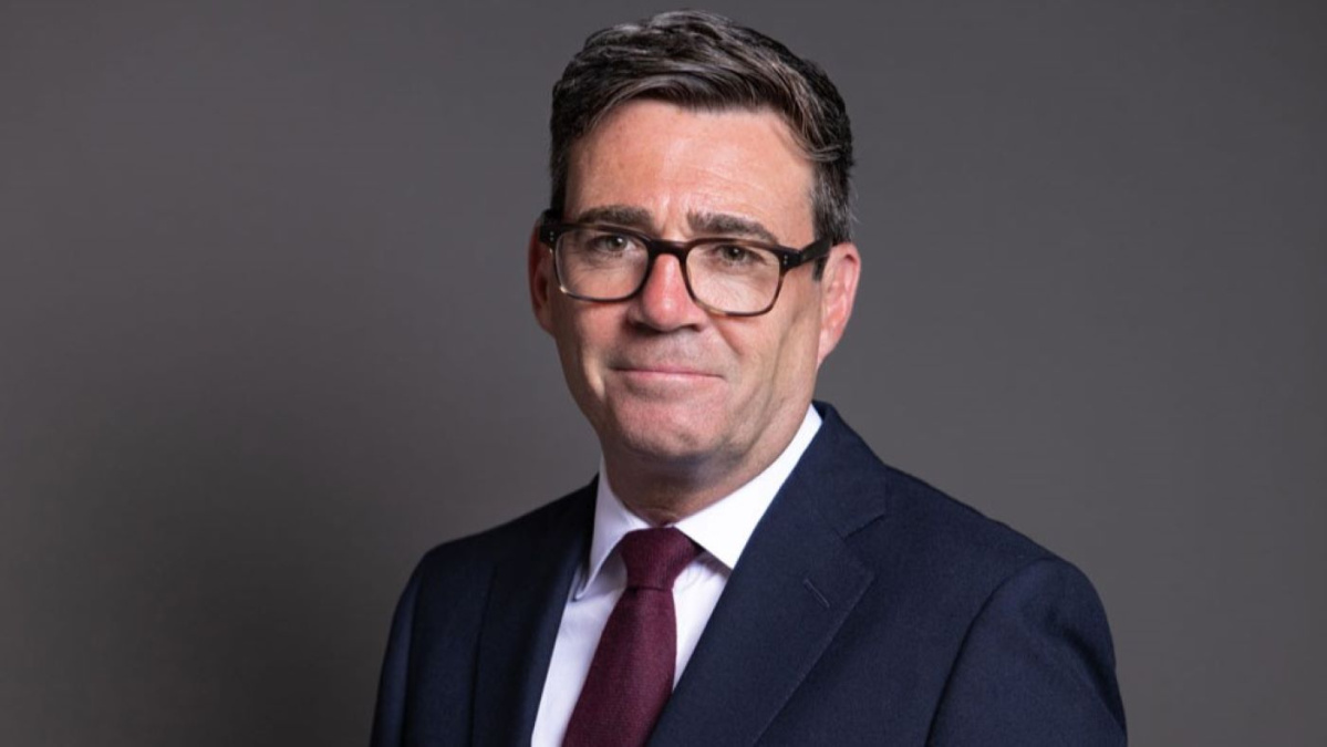 Care e legătura noului premier britanic Andy Burnham cu România?