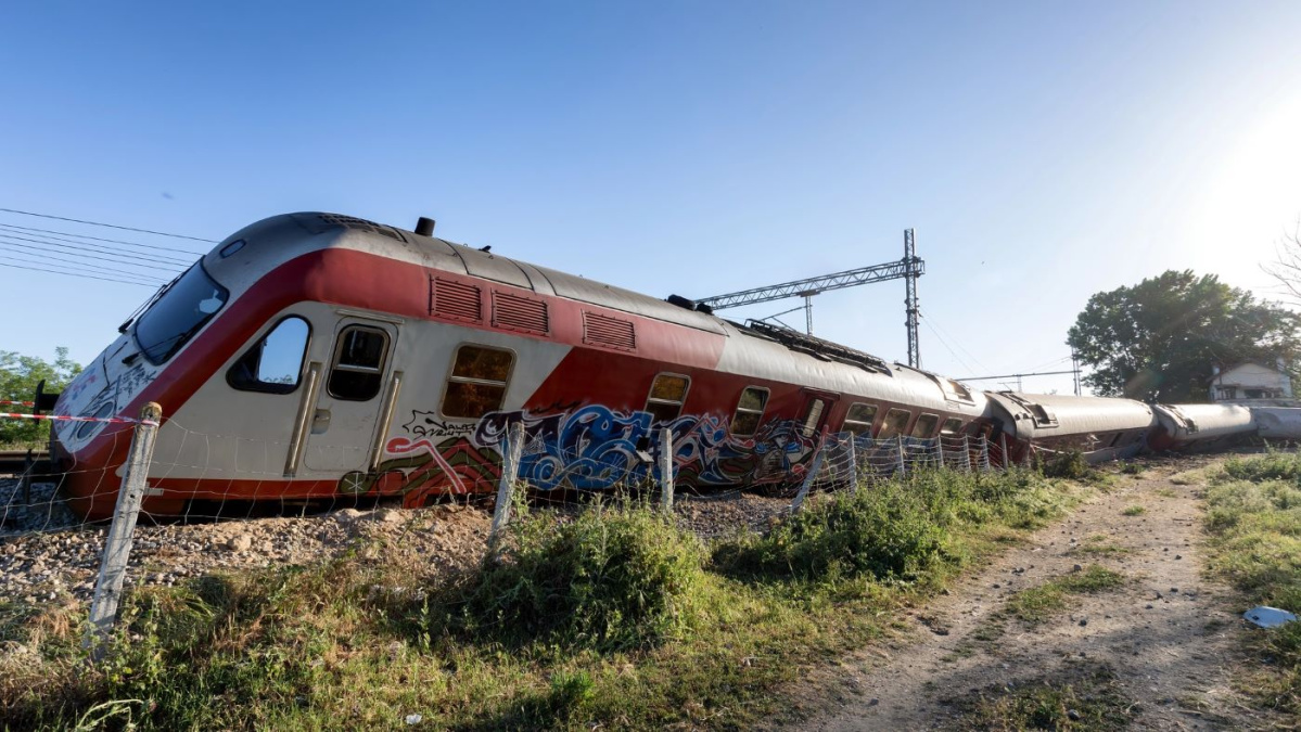 Tren deraiat în UK! Zeci de persoane rănite, două în stare gravă