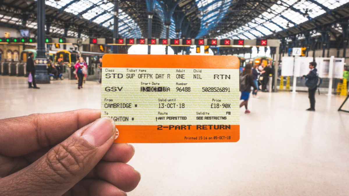 Cu cât ar urma să crească tarifele la biletele de tren în UK?